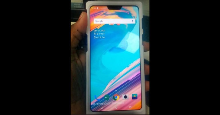 OnePlus 6 shows up in a photo online, has infinity display and a notch, plus some other new things
