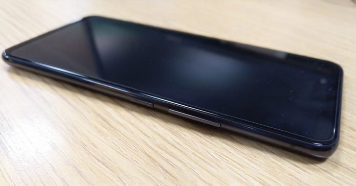 Microfiber cloth to clean smartphone