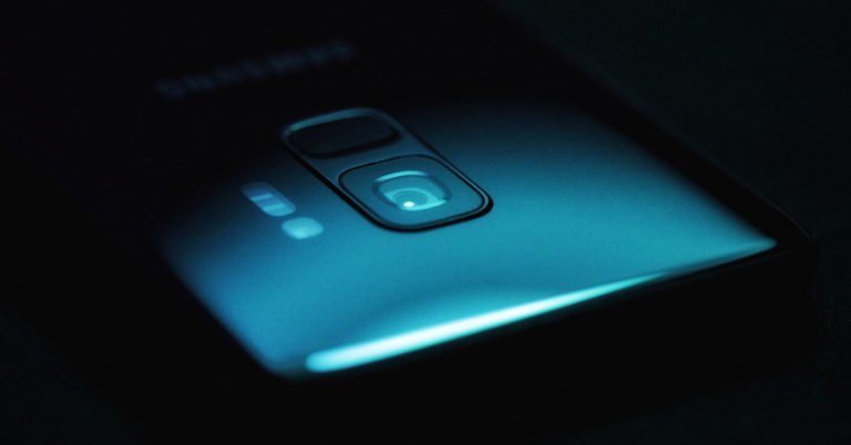 Samsung’s foldable phone is both a mobile and a tablet