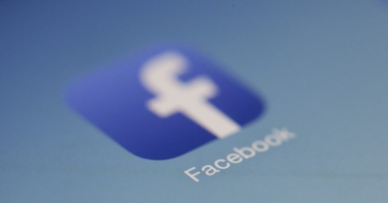 Facebook started rolling out a new photo transfer tool