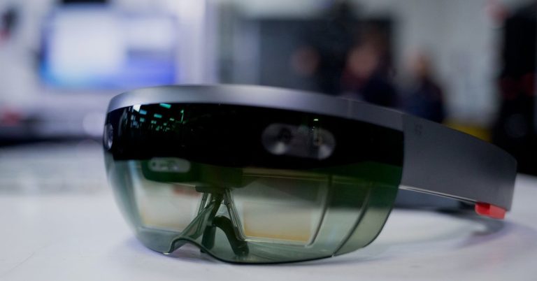 Microsoft to launch Hololens 2 at MWC 2019