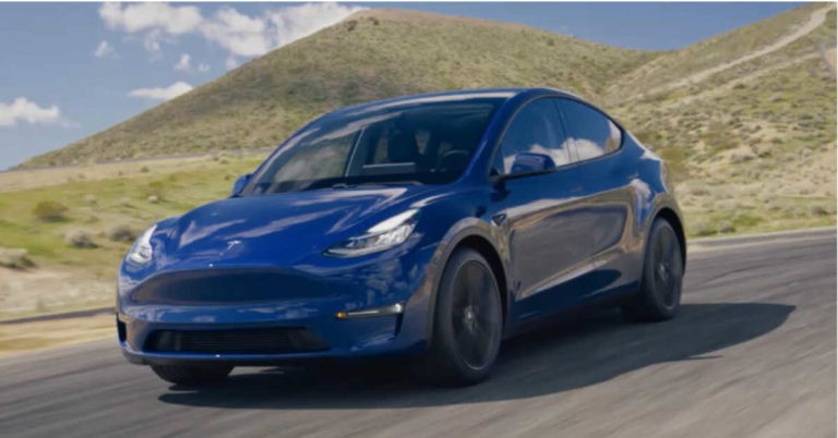 Tesla displays will soon be able to stream Netflix and YouTube videos