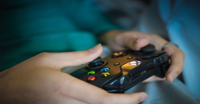 Play multiplayer games