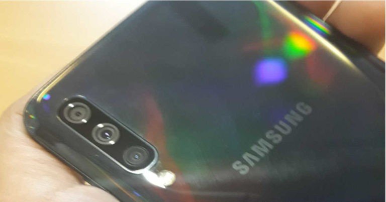 triple rear cameras smartphones under Rs 20000