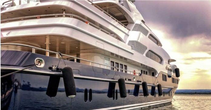 yacht 2