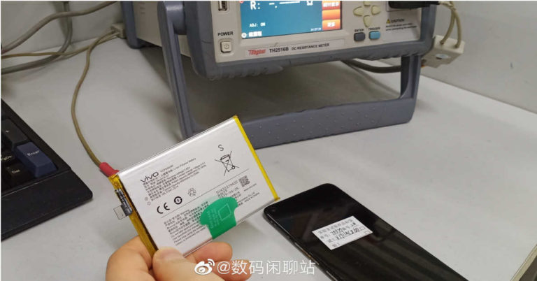 Vivo Z5x leak battery punch hole display