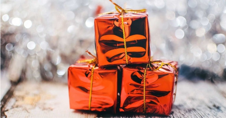 Father’s Day 2019: 10 gifts that you can give to your tech-savvy dad