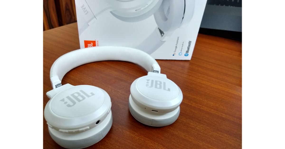 JBL LIVE 400BT headphones review Light weight and soundtastic