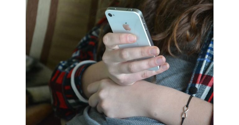 The iPhone 2020 models may have a new metal frame structure like the iPhone 4