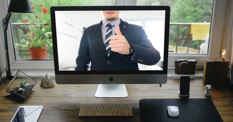 How to share your screen on Google Meet using Chrome and the app?