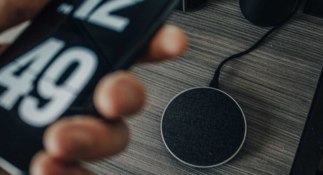 Top 10 wireless chargers for your smartphone, wireless earphone, or a smartwatch