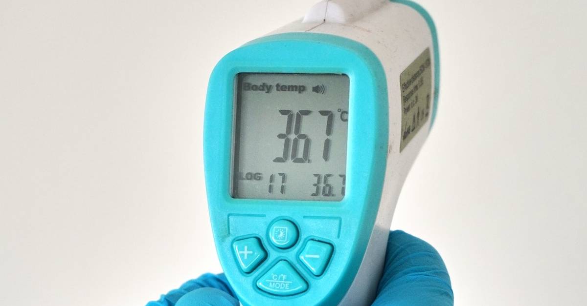 How to correctly use a digital thermometer scanner? A complete guide.