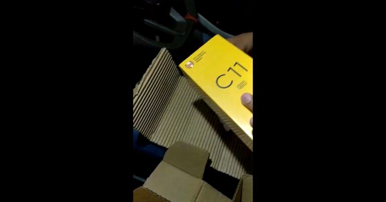 Man purchases an iPhone 12 from Flipkart and gets a cheap Realme phone instead