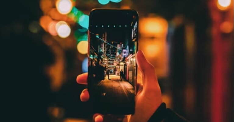 Best Smartphone with big display and battery under Rs 25,000