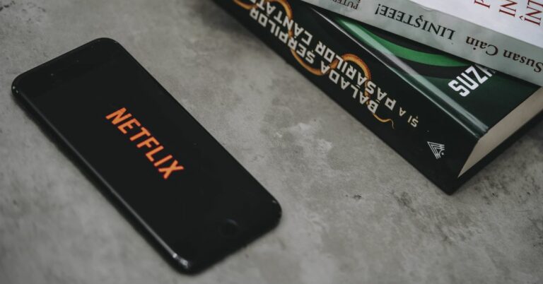 Best smartphones to binge Netflix shows on