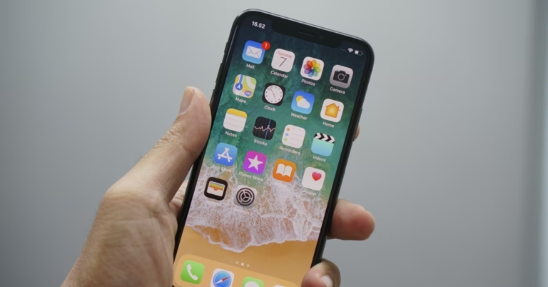 How to install 3D wallpapers on your iPhone and where to download it from_