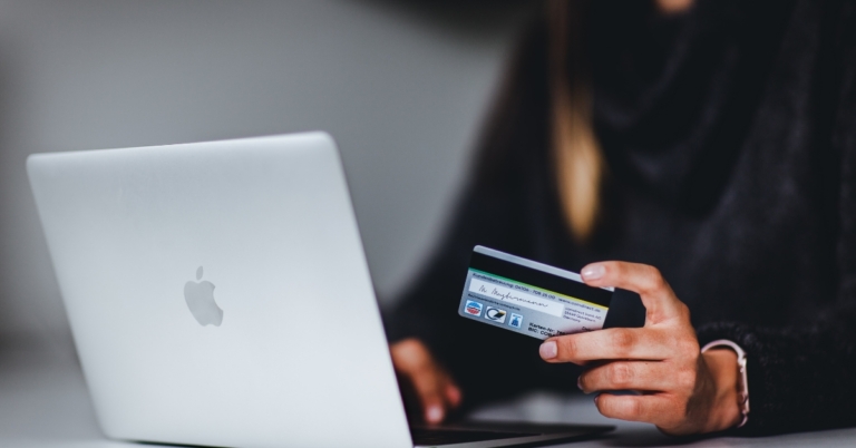 Top 4 credit card bill payment apps that give the best cash backs in India