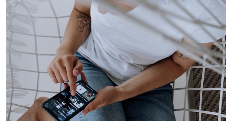 Spotify adds Swipe to Queue feature to Android, also acquires Podsights and Chartable