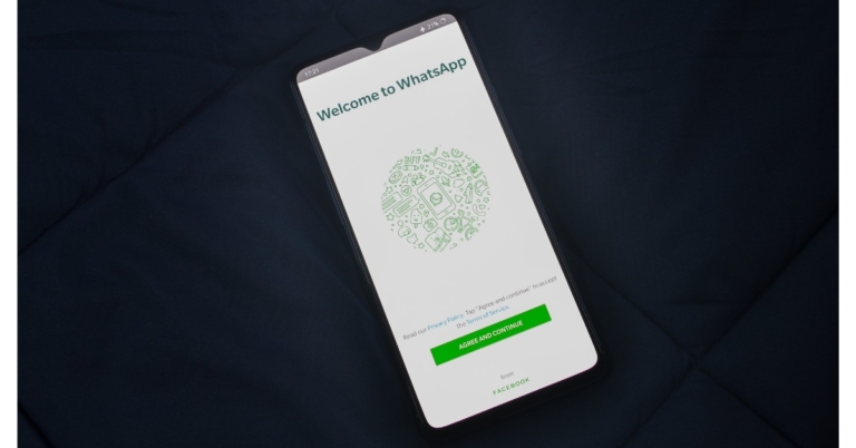 For the past year WhatsApp has been working on privacy features such as Last Seen, Profile Photo, and About status to be shared with specific contacts. These features are currently under the pipeline and in a new development, the Meta social media platform was spotted releasing advanced settings to manage your privacy settings to some beta testers. This brings advanced settings to manage last seen, about, profile photos to more Android beta testers.