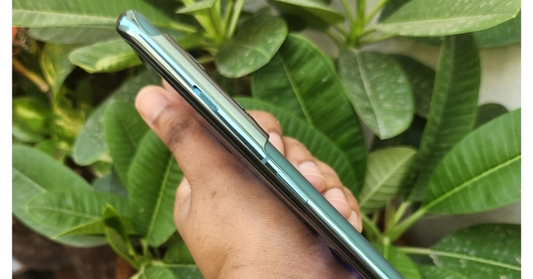 OnePlus is considering restricting the Alert Slider to Pro Models and Oppo Flagships