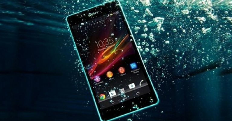 How to remove water from your Android smartphone? (2022 guide)