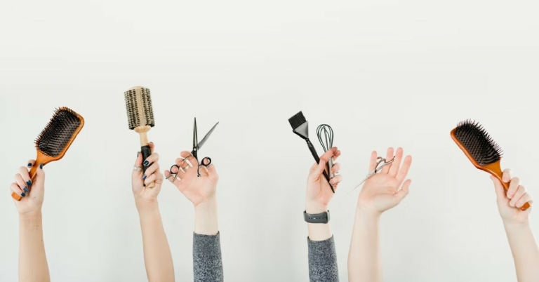 How to cut your hair on your own? 5 best videos we found on the internet to cut your own hair