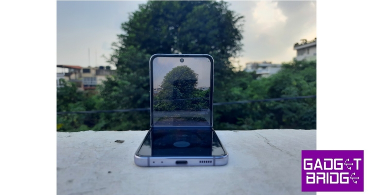 Samsung Galaxy Z Flip 4 review: Performance and Cameras