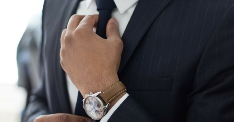 How to tie a tie? Best 5 videos we found on the internet for different tie styles