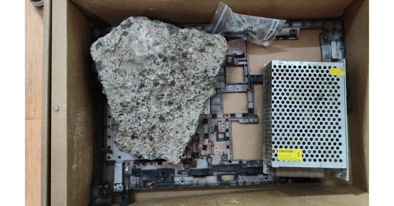 Flipkart customer orders gaming laptop but receives large stone and e-waste in its place