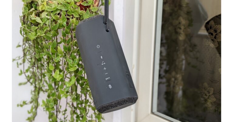 Sony SRS XE200 review: Pleasant tones and durable