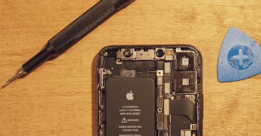 How to replace iPhone battery in India and in USA?