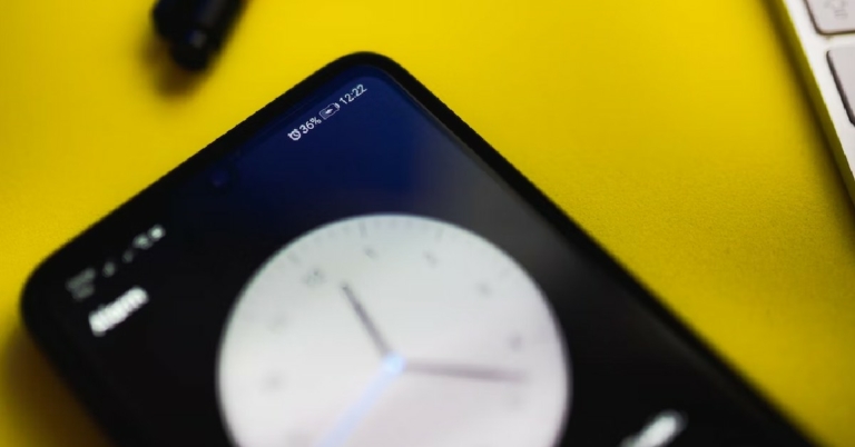 What Do the Android Status Bar Symbols Mean? A full guide