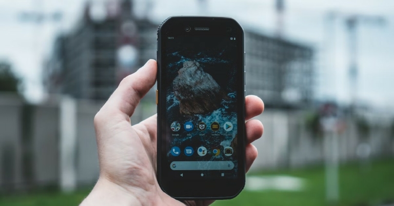 Best rugged smartphones for people who work outdoors