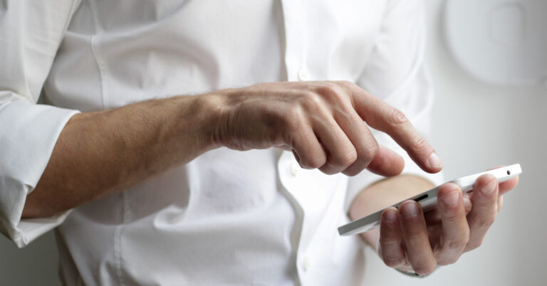 8 Best Ways to Block a Phone Number On Android or iPhone (iOS)