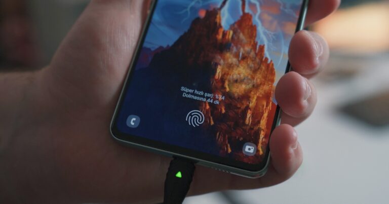 Top 10 smartphones with the best fast chargers