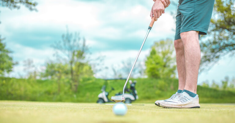 Top 6 GPS-Based Golf Apps for Apple Watch Users