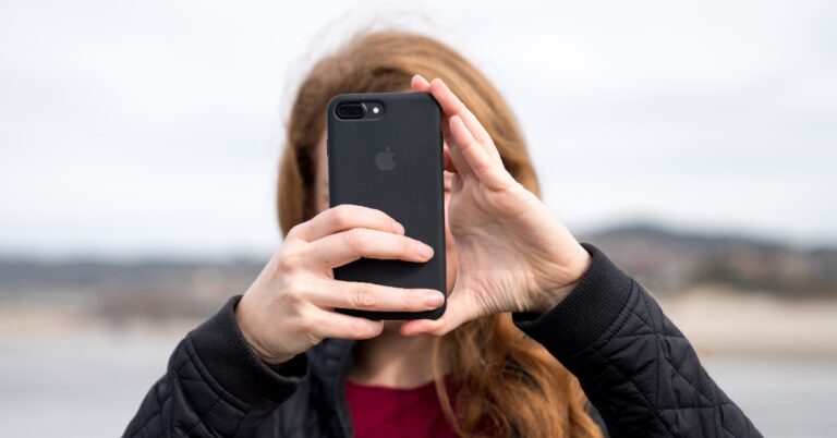 How to record a video while playing music on an iPhone?
