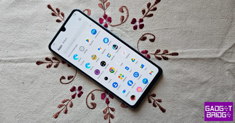 iQOO Z7 5G review: Design and Display 