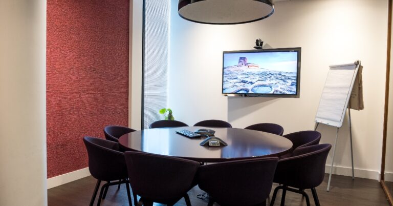 4 Ways to Cast a Zoom Meeting from Android/iOS /PC to a TV