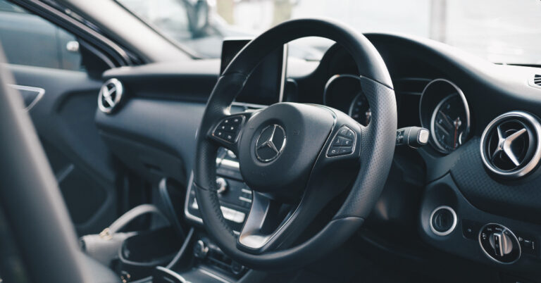 How to connect an iPhone or Android phone to a Mercedes vehicle?