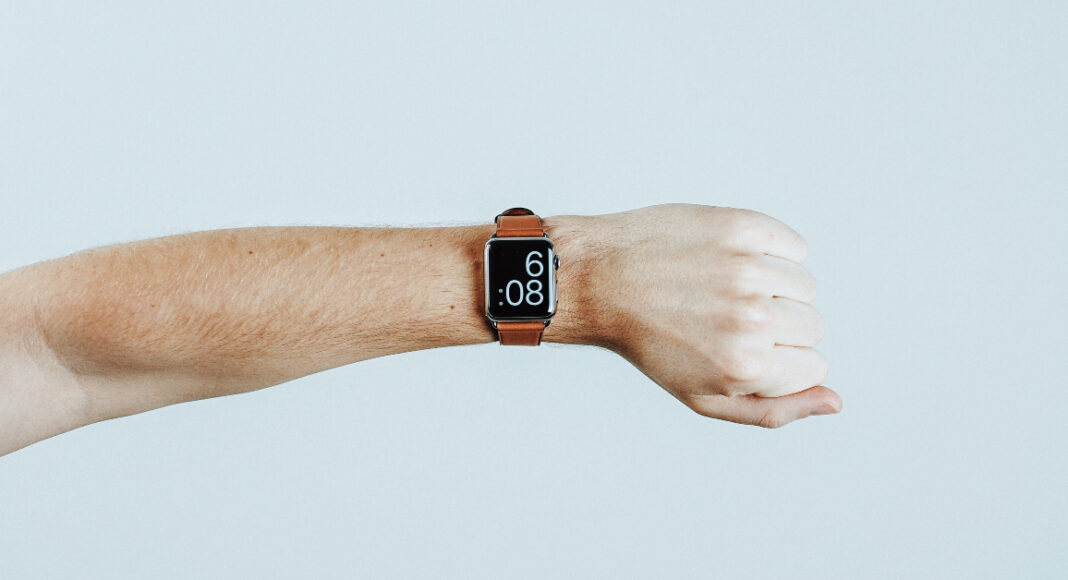 Apple warns Apple Watch users not to use any third-party chargers to avoid this happening