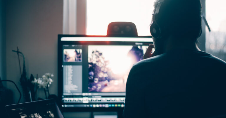 How to change the background of a picture? Try these 2 ways