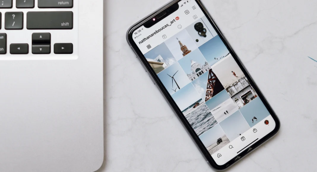 How to add your email to your Instagram account, bio, or story? Top 3 ways