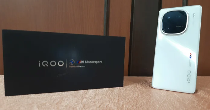 iQOO 12 Review: Oozes personality and power