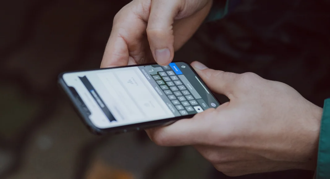 Top 7 Ways to Make Keyboard Bigger on iPhone (2024)