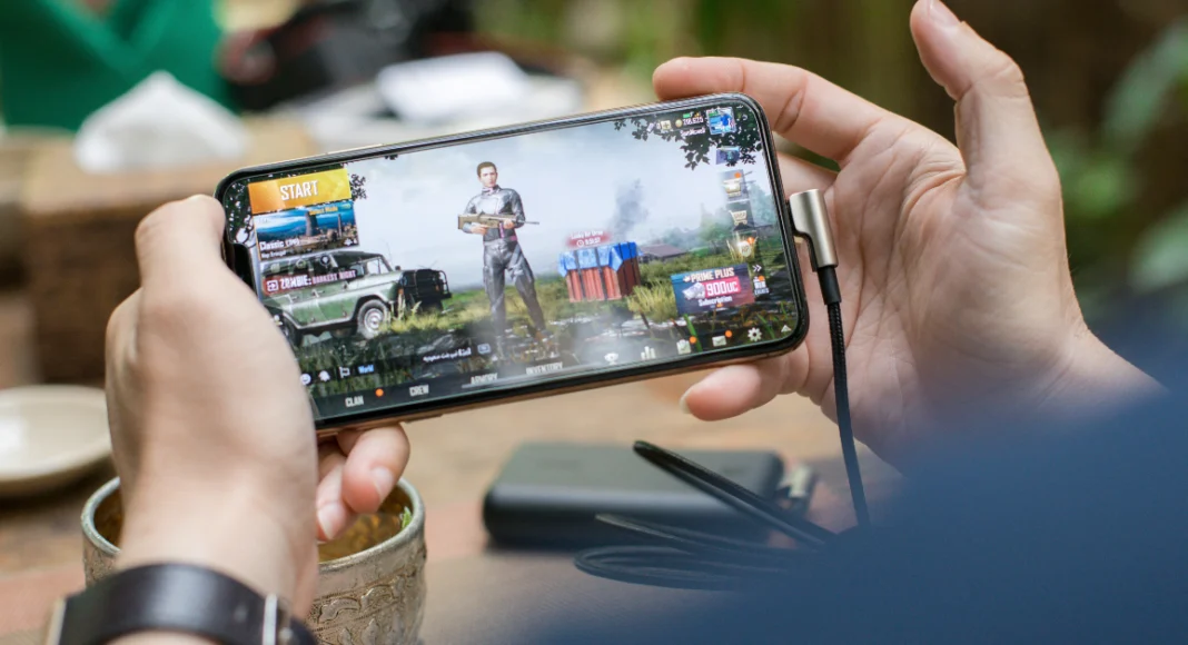 Top 10 ways to cool your smartphone while gaming (2024)