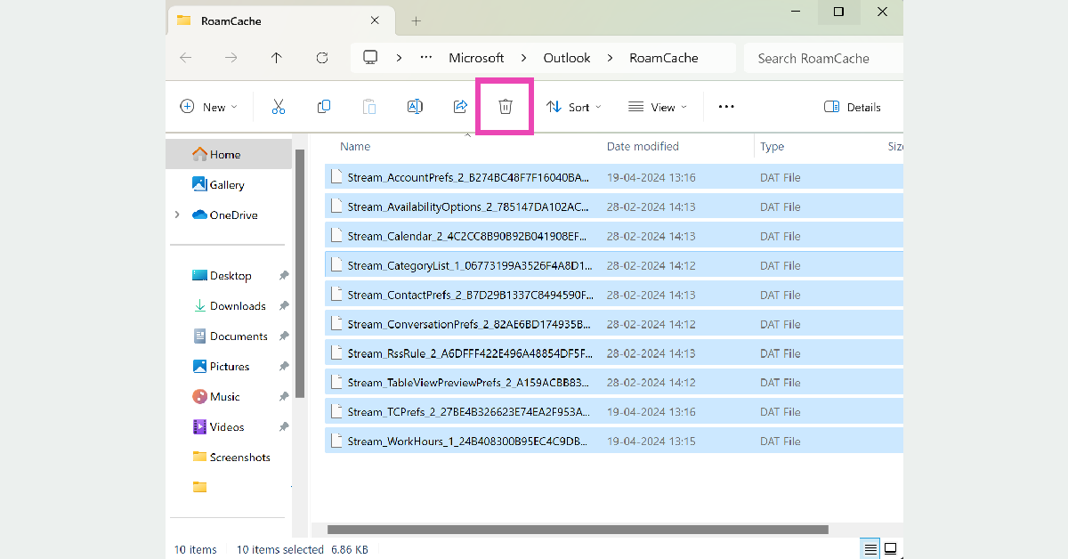 Step 3: In the folder that appears on the screen, select all the files and delete them.