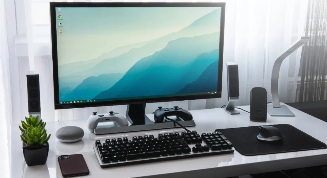 Top 4 Ways to Make Windows Transparent in Windows 10 or 11 (2024)