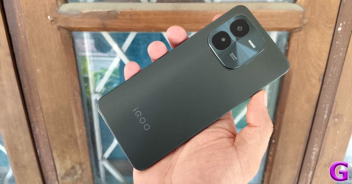 iQOO Z9x 5G Review: Design and Display