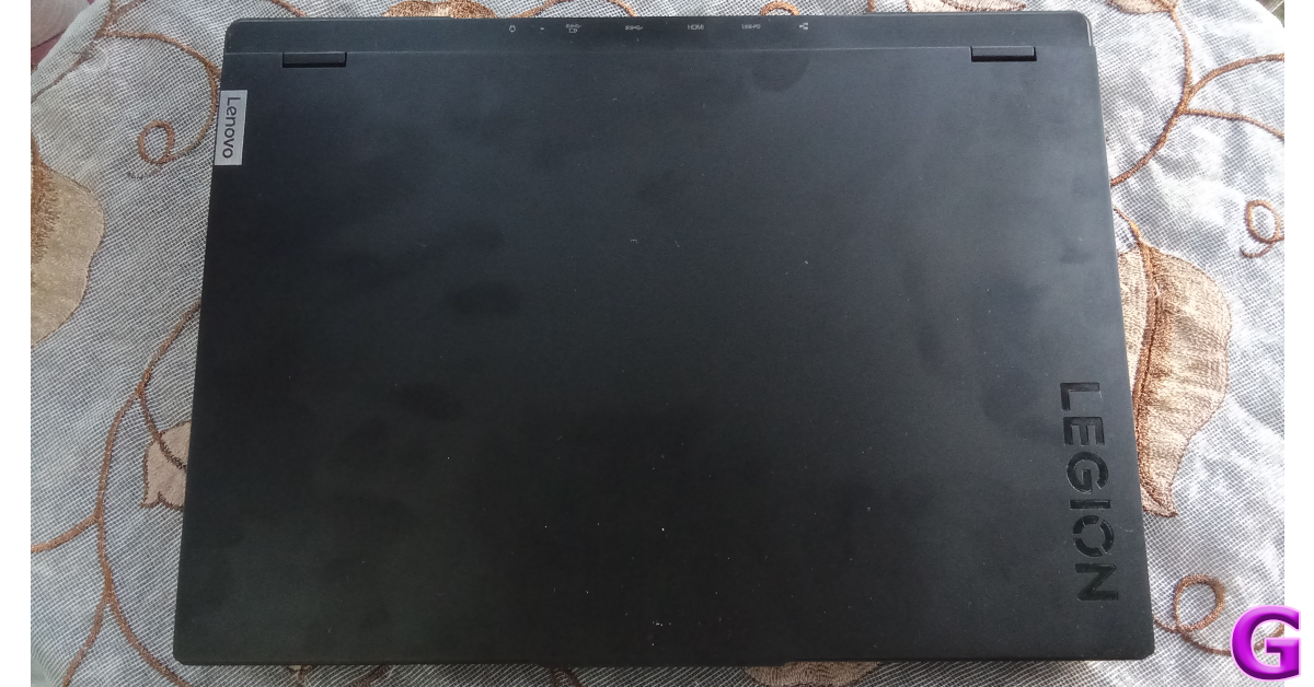 Lenovo Legion Pro 7 16IRX9H (2024) Review: Design and Display